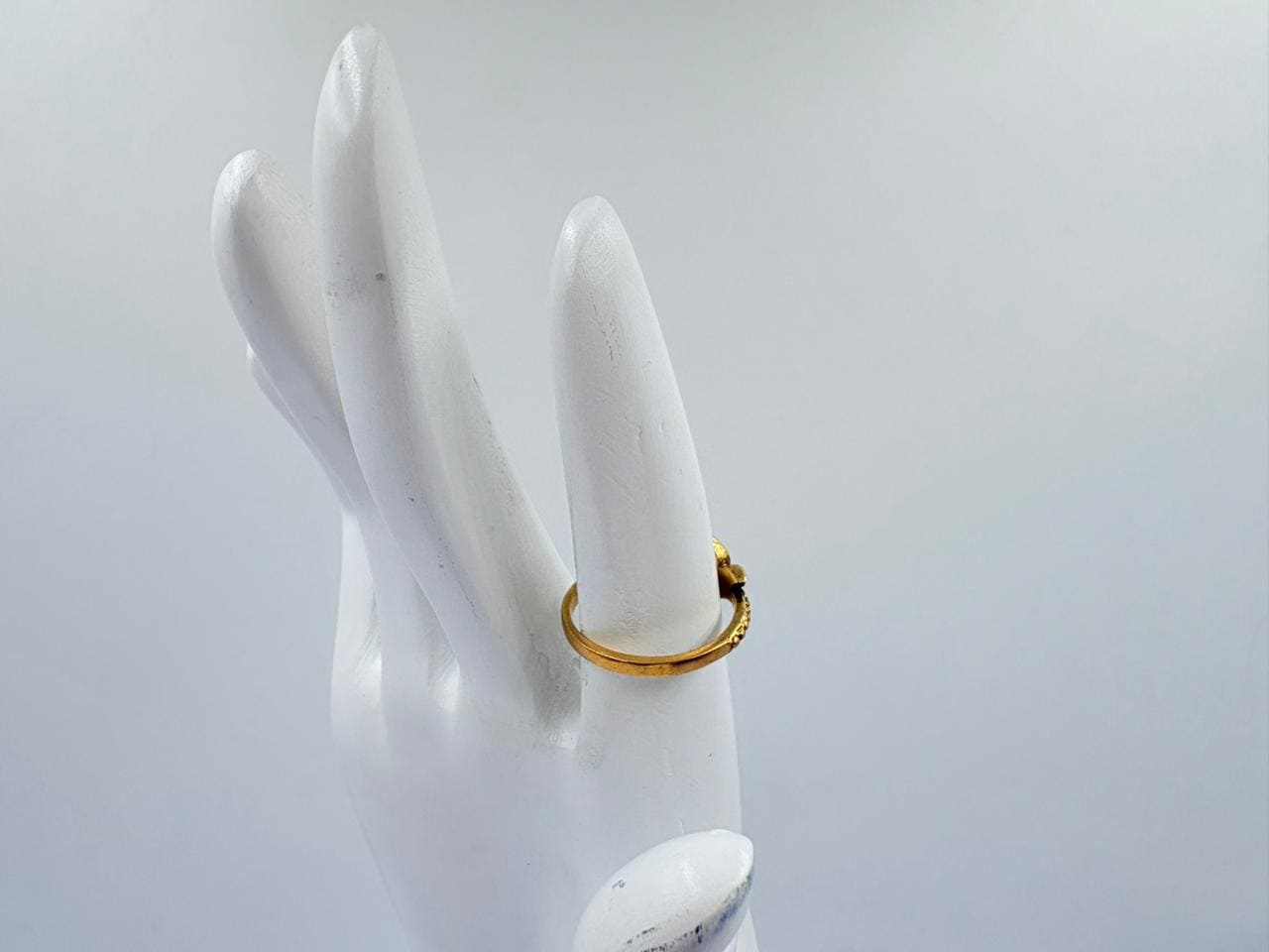 Golden Petal Mini Ring – Antique Touch