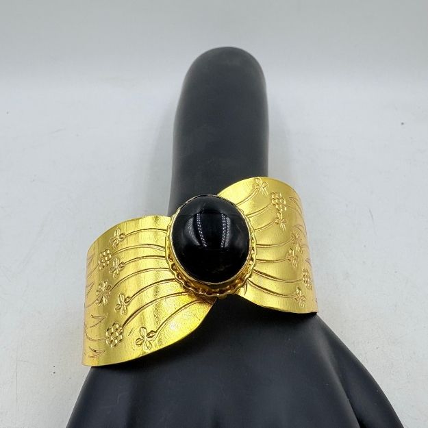 Elegant Brass Cuff with Black Onyx Stone Center