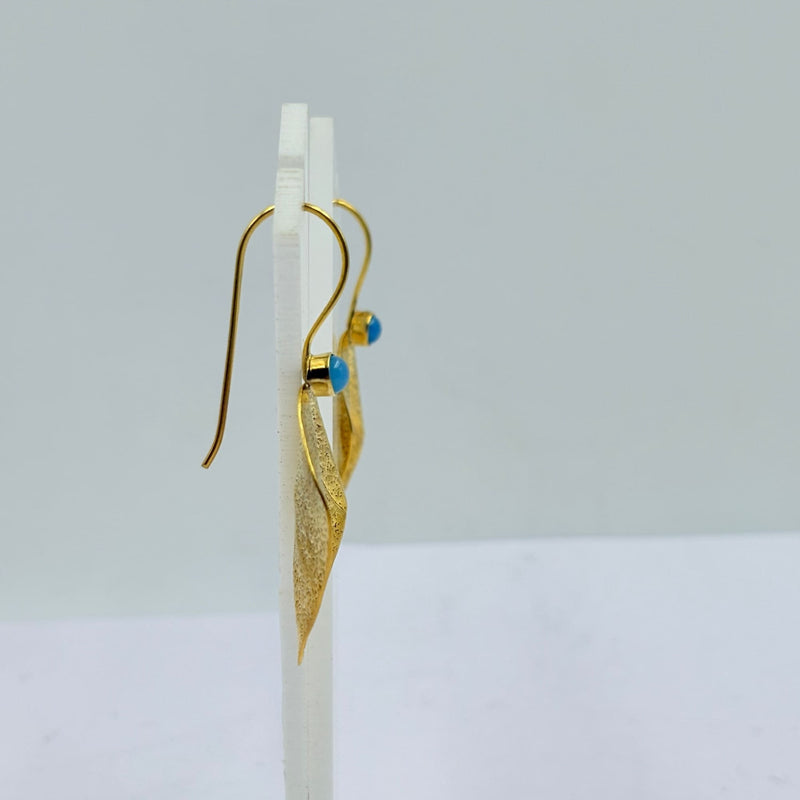 Elegant Calci Onyx Leaf Earrings with Gold Texture