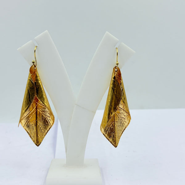 Elegant Folded Leaf Gold Earrings – Handmade Beauty
