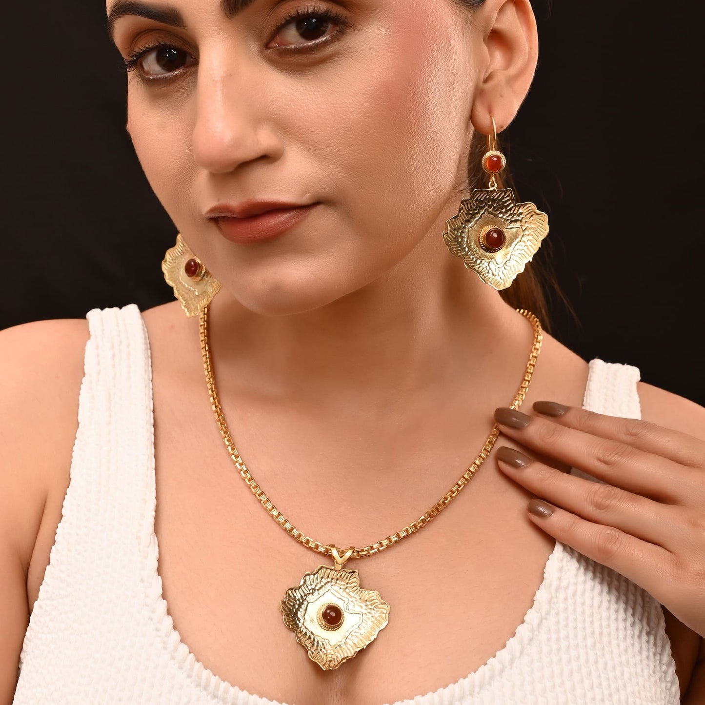 Gold-Plated Necklace Set with Earrings & Pendant – Traditional Handcrafted Jewelry for Women