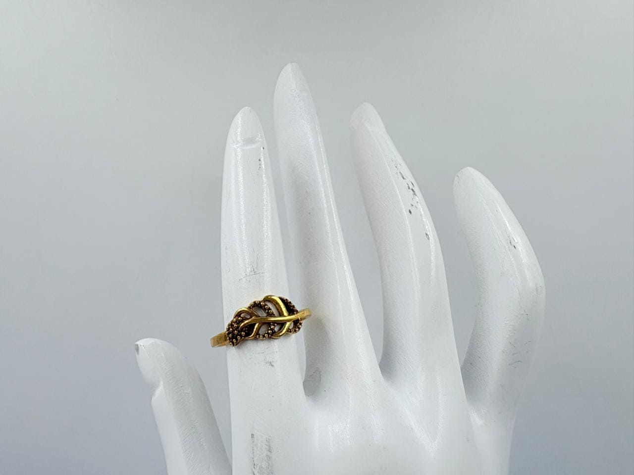 Gold Leaf Ring | Vintage Flora Edition