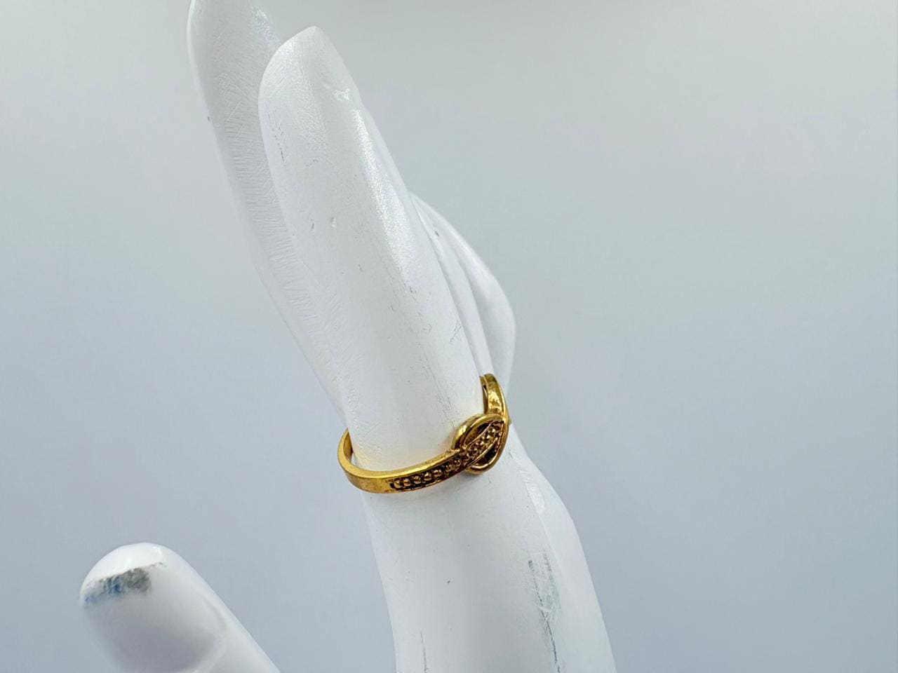 Infinity Twist Women’s Ring