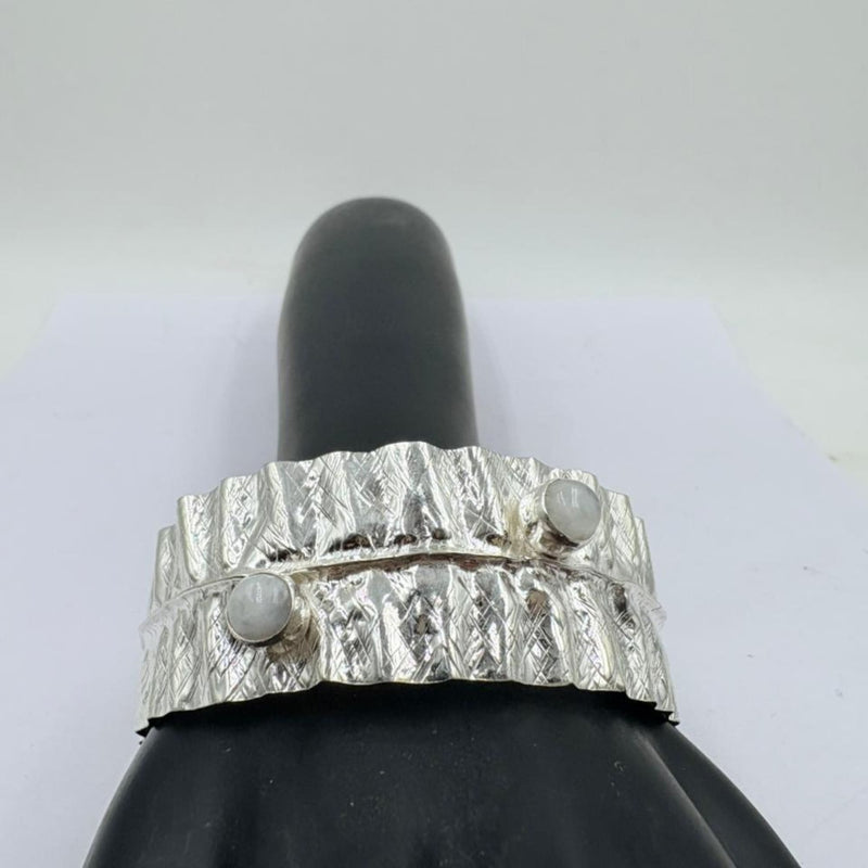Elegant Moonlight Labradorite Textured Silver Bangle