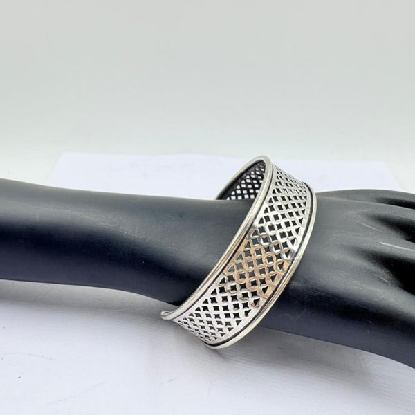 Elegant Mesh Pattern Handmade Silver Bangle