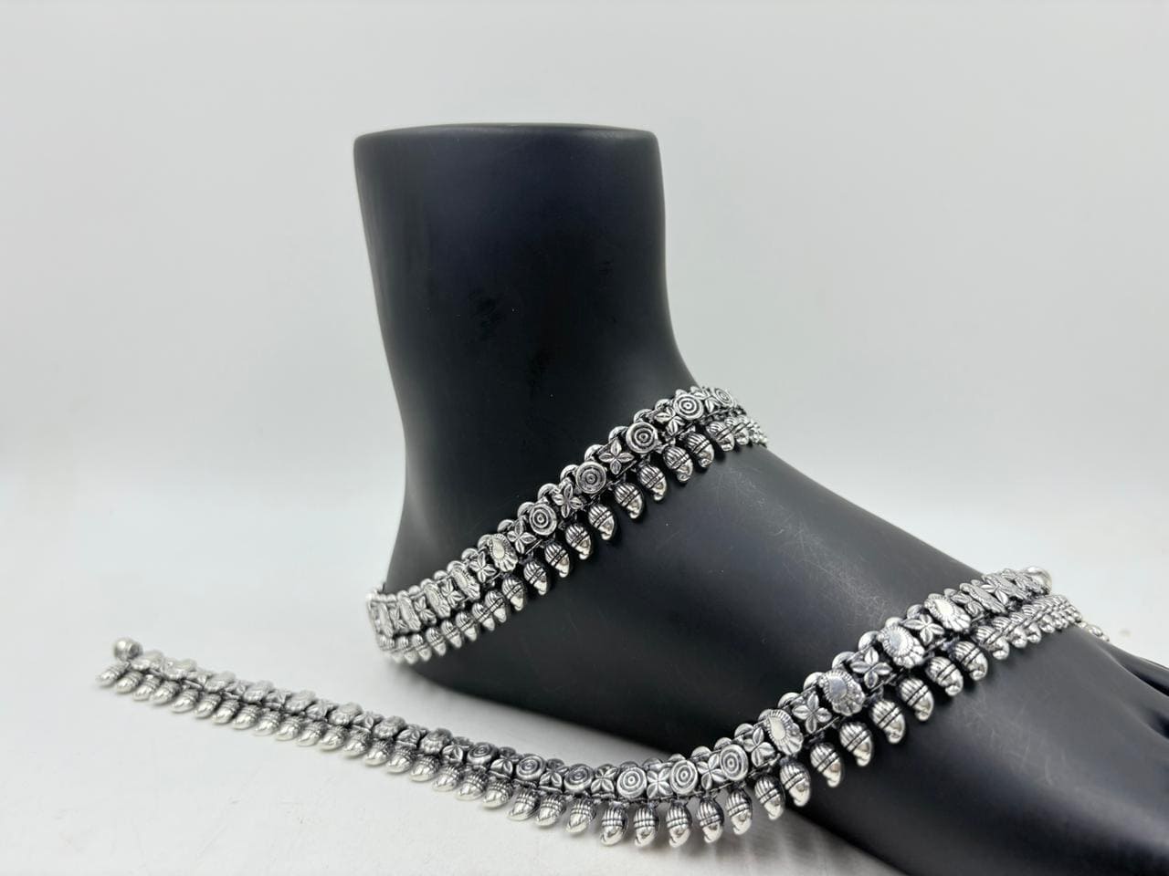 Wedding Silver Anklet – Floral Bead Design in Antique Silver Finish