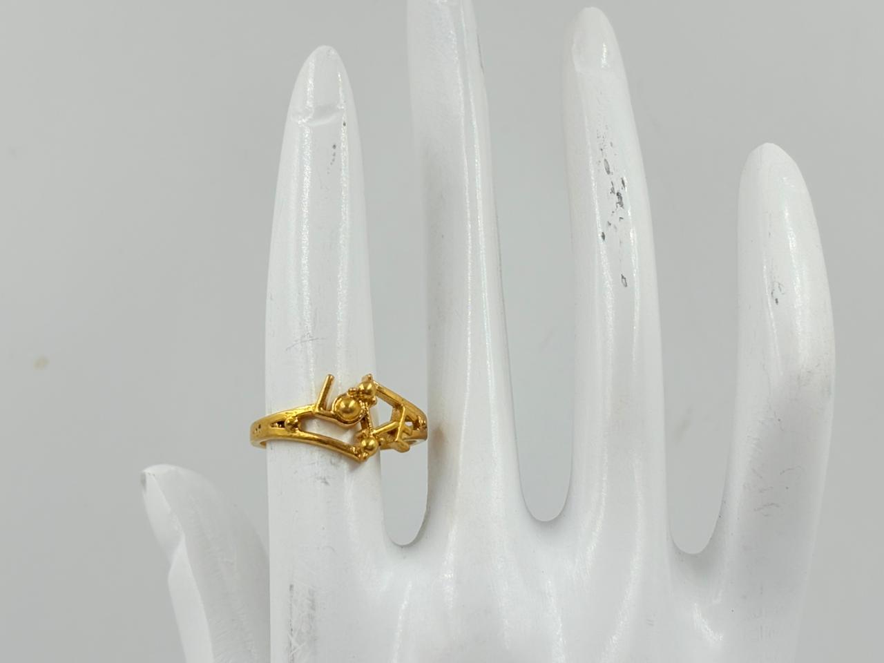 Vintage Golden Stick-Art Ring – MOBR59