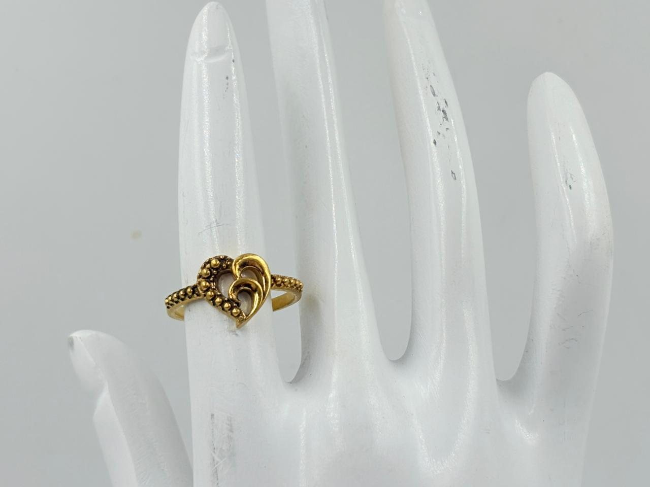 Golden Double Heart Ring – Elegant Design MOBR61