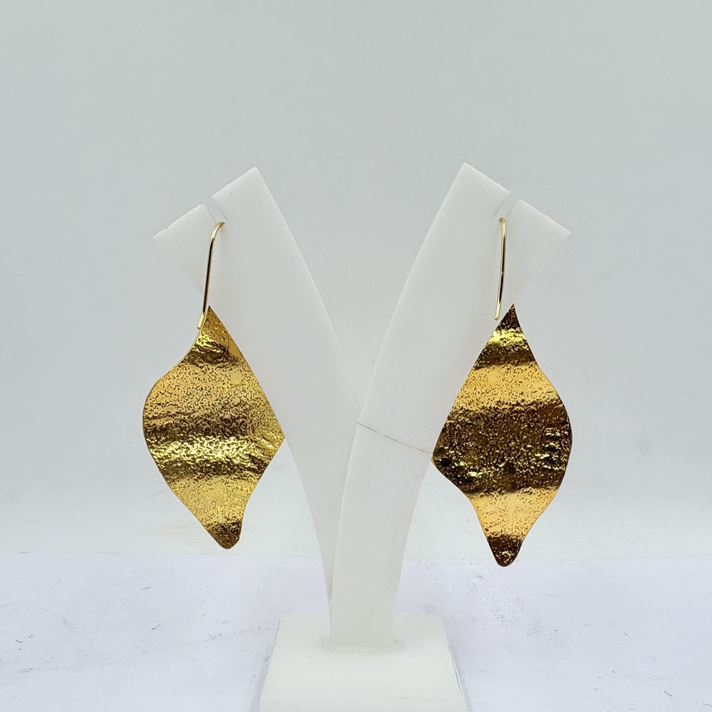 White Rainbow Textured Leaf Earrings – Elegant Glow