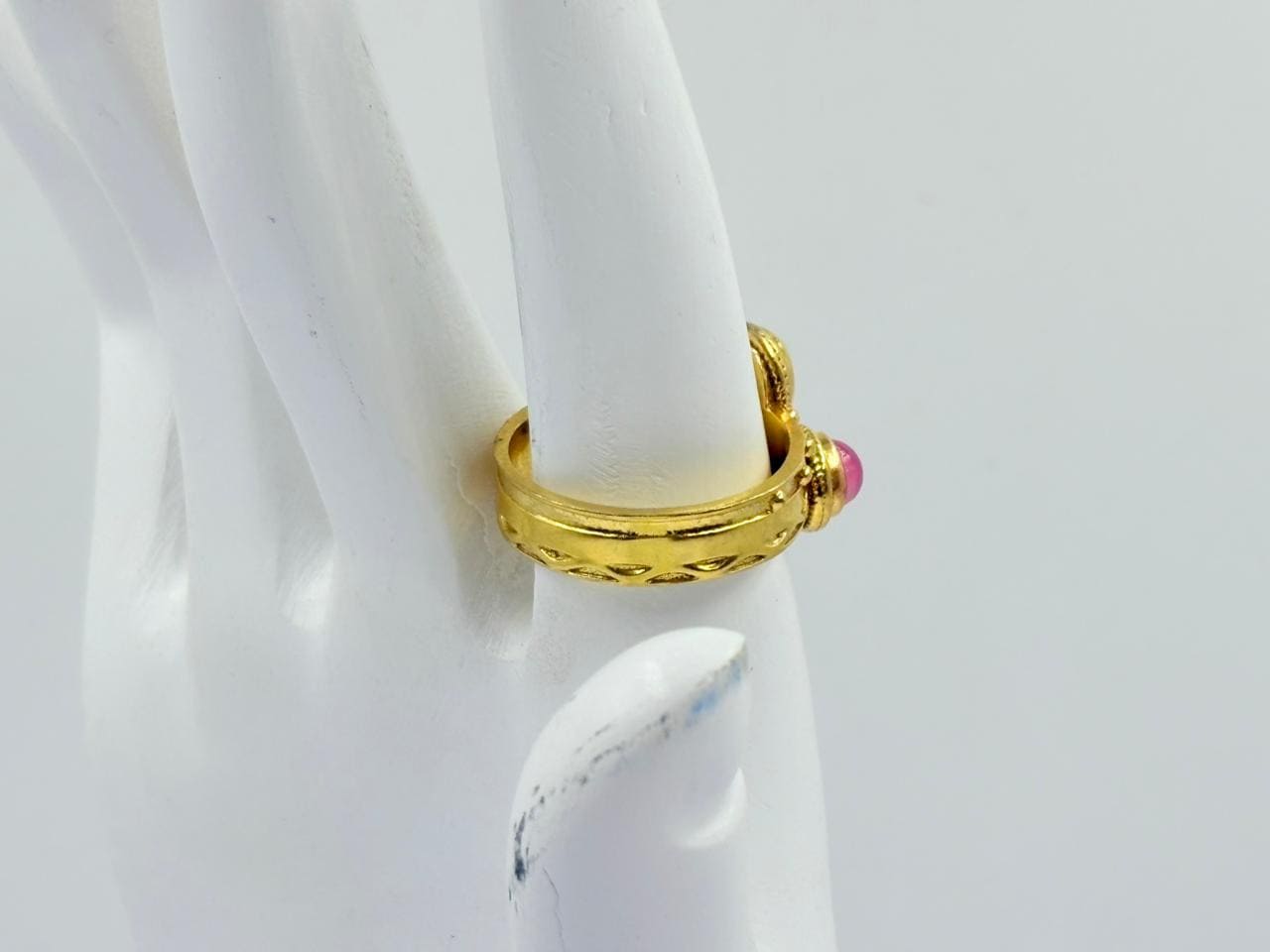 White Rainbow & Queen Pink Onyx Ring – Regal Glow