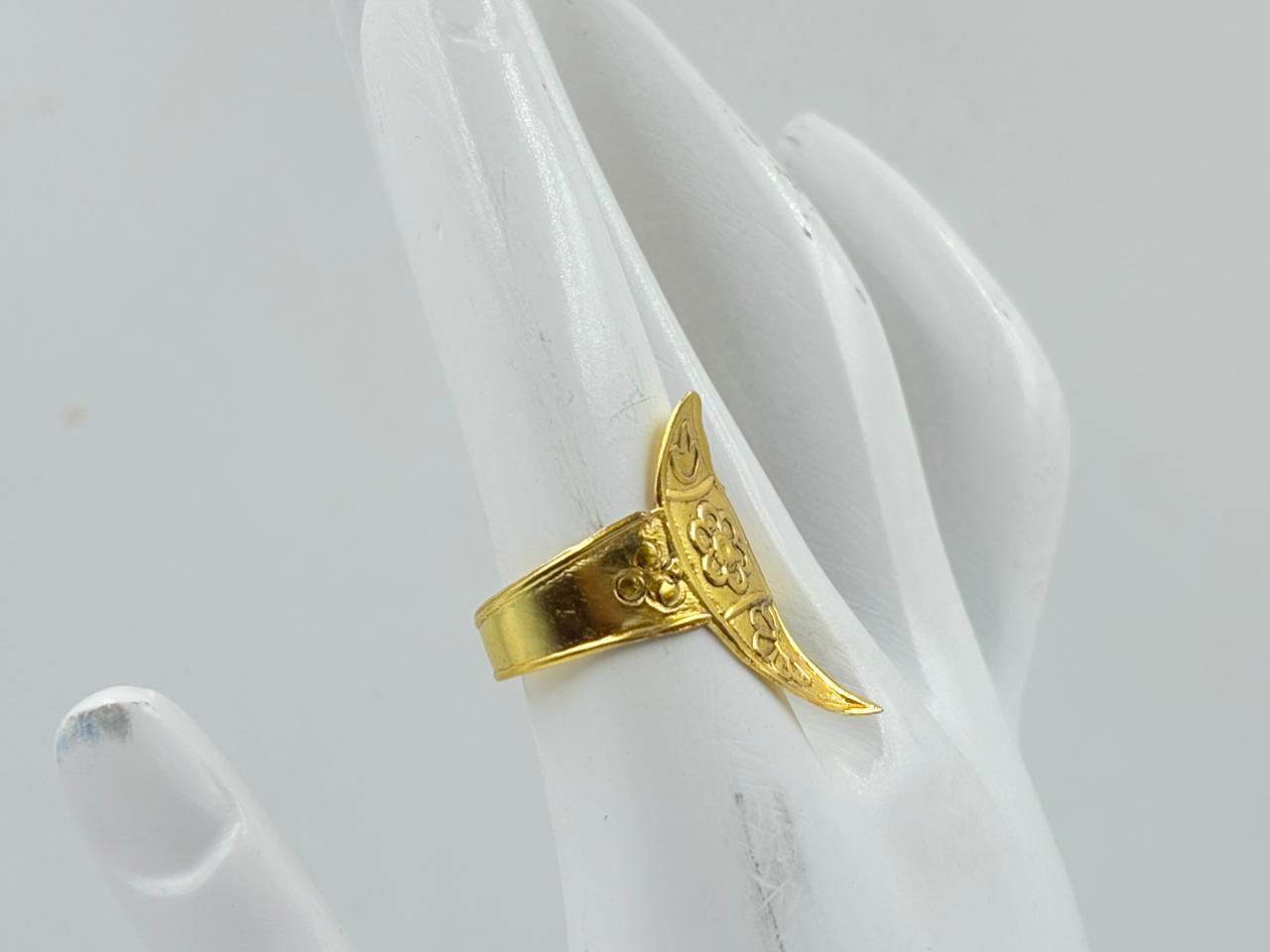 Regal Floral Shield Brass Ring MOBR64